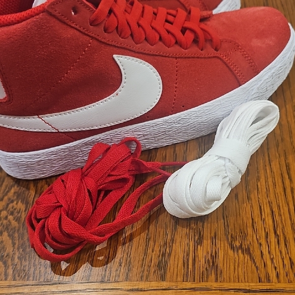 Nike SB Zoom Blaze University Red and White Mid Suede Sneakers - Picture 7 of 7